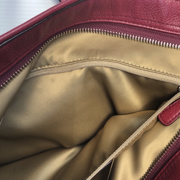 Coach burgandy purse - Picture 6 of 7